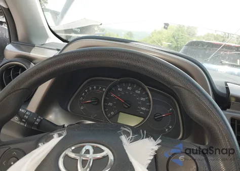 2015 Toyota Rav4 Xle z USA, uszkodzony, nr VIN JTMWFREV0FD071444